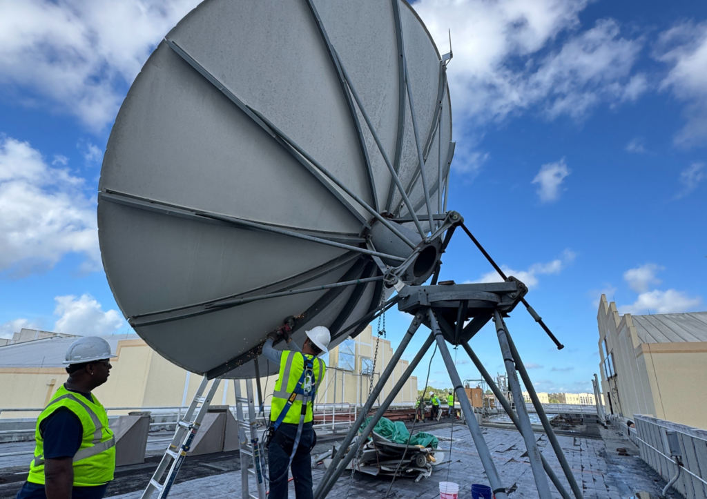 Satellite-dishes-removal-and-disposal-Orlando