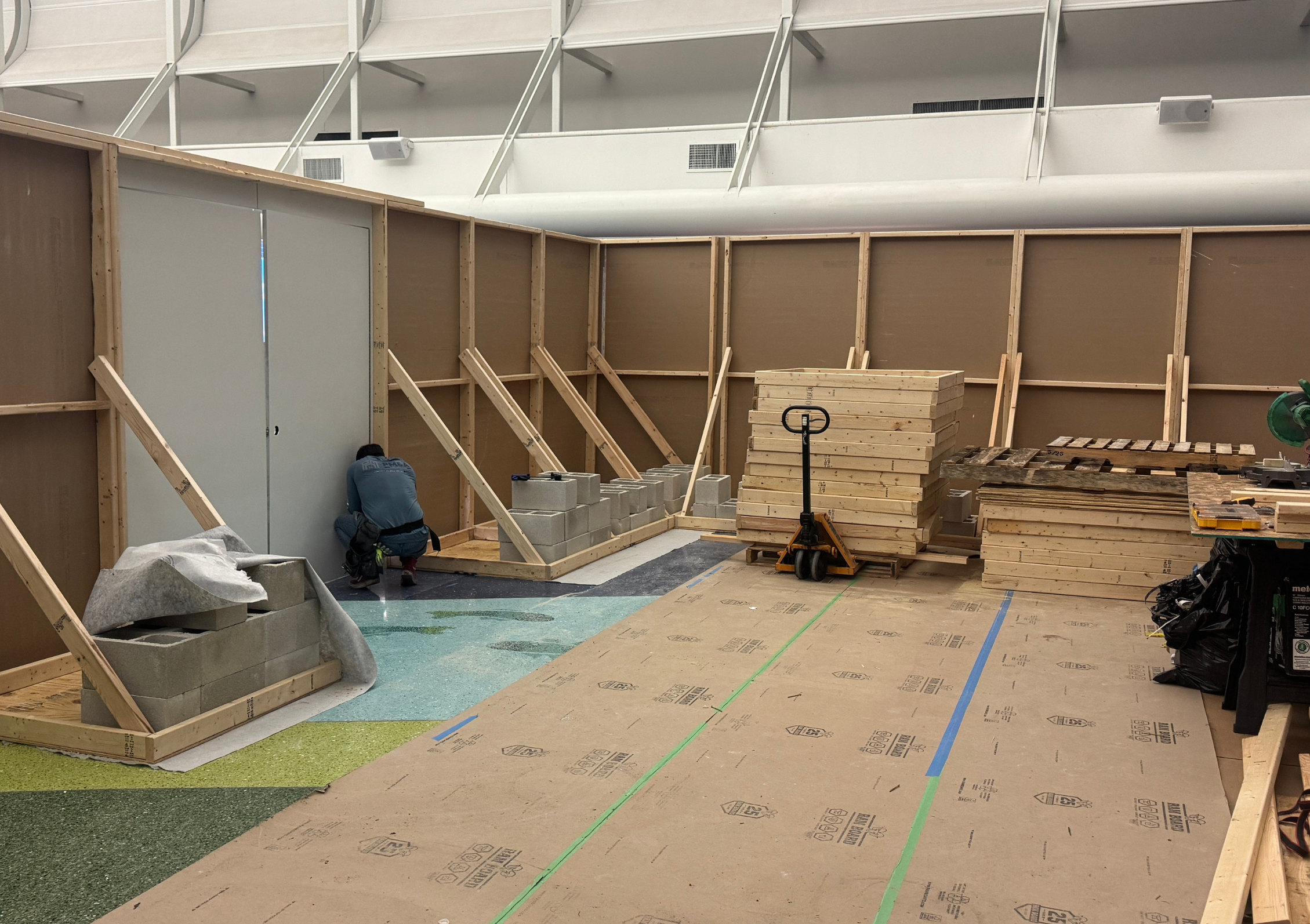 Temporary-barricades-JAX